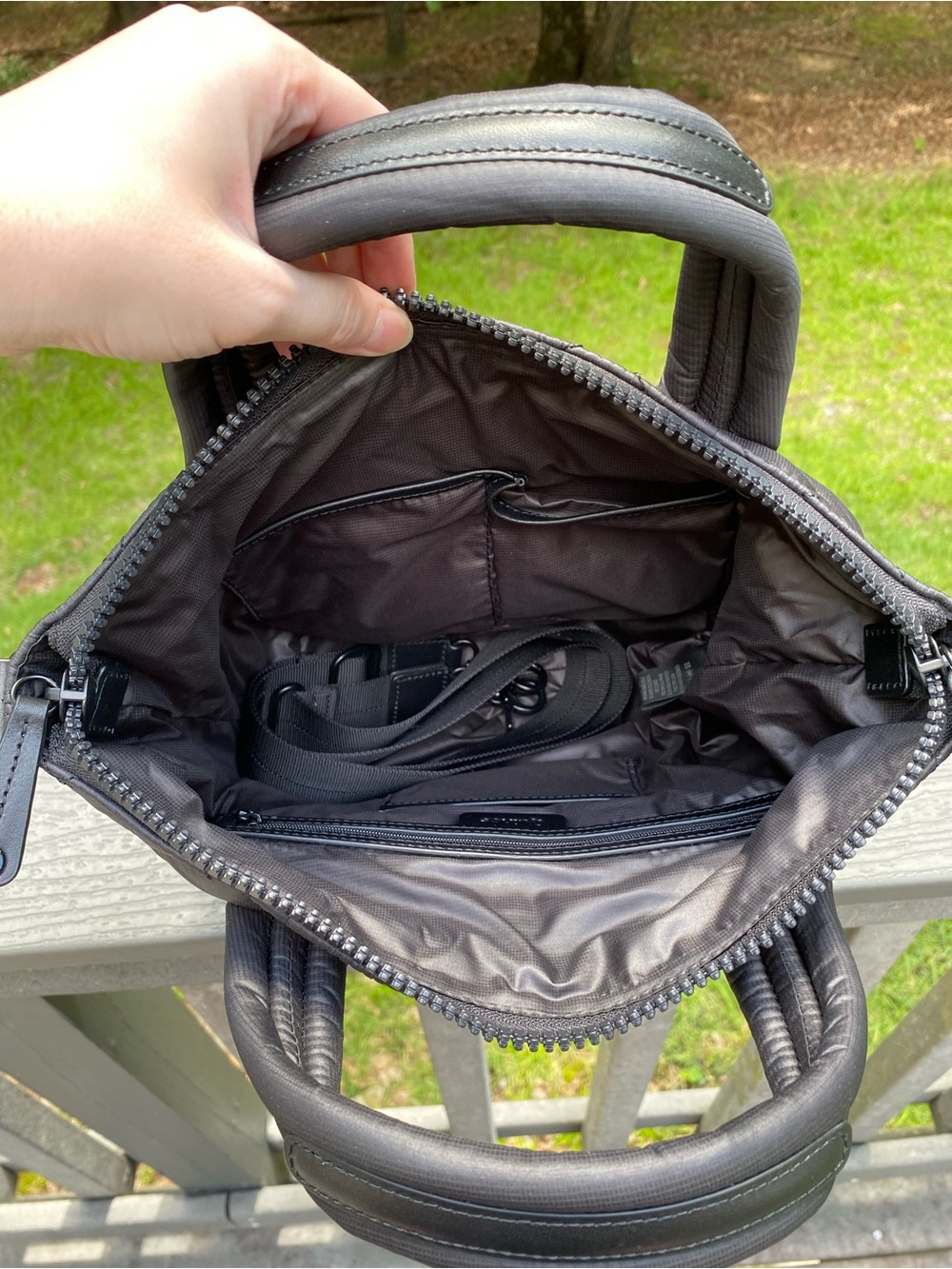 Quince Crossbody Bag Small - Like New - Picture 7 of 9
